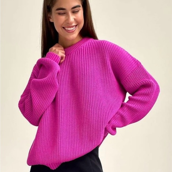 Sweaters - Women’s Hot Pink Knit Sweater Size Medium